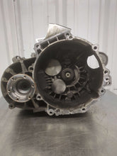 Load image into Gallery viewer, Transmission Volkswagen Golf 2016 - NW609728
