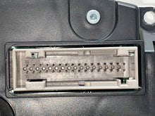 Load image into Gallery viewer, SPEEDOMETER CLUSTER Audi Q7 2013 13 2014 14 2015 15 - NW612606
