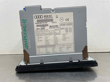 Load image into Gallery viewer, Info-Gps Screen  AUDI A3 2010 - NW613684
