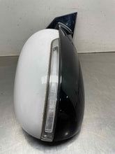 Load image into Gallery viewer, SIDE VIEW DOOR MIRROR Kia Sorento 17 18 19 20 Right - NW615005
