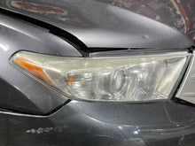 Load image into Gallery viewer, HEADLIGHT LAMP ASSEMBLY Highlander 2011 11 2012 12 2013 13 Right - NW614800
