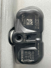 Load image into Gallery viewer, WHEEL RIM Highlander 11-13 17x7-1/2 ALLOY 17x7-1/2, 5 lug, 4-1/2" - NW614721
