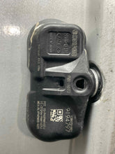 Load image into Gallery viewer, WHEEL RIM Highlander 11-13 17x7-1/2 ALLOY 17x7-1/2, 5 lug, 4-1/2" - NW614722
