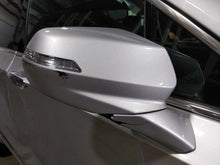 Load image into Gallery viewer, Side View Door Mirror   2020 - NW615839
