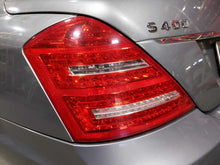 Load image into Gallery viewer, [INVENTORYCAR_YEAR_MAKE_MODEL] TAIL LIGHT LAMP ASSEMBLY Right - NW617559
