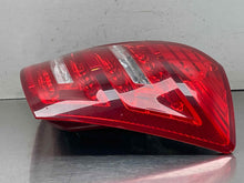 Load image into Gallery viewer, [INVENTORYCAR_YEAR_MAKE_MODEL] TAIL LIGHT LAMP ASSEMBLY Right - NW617559
