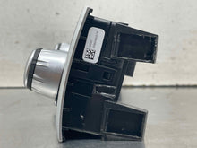 Load image into Gallery viewer, REAR TEMPERATURE CONTROLS 740i 740il 750i 750il Alpina B7 16-20 - NW619829

