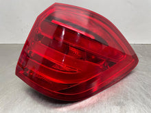 Load image into Gallery viewer, TAIL LIGHT LAMP ASSEMBLY Gl350 Gl450 Gl550 GL63 AMG 13-16 Right - NW620413
