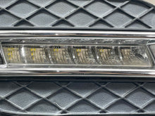 Load image into Gallery viewer, FOG LAMP LIGHT B200 C230 C250 C300 C350 C63 06-13 Bumper Mounted Right - NW620528
