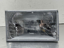 Load image into Gallery viewer, HEADLIGHT LAMP ASSEMBLY Lincoln Town Car 90 91 92 93 94 Right - NW622494
