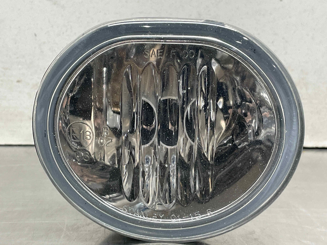 FOG LIGHT Toyota Matrix Vibe 2003 03 2004 04 2005 05 06 07 08 Right - NW622617