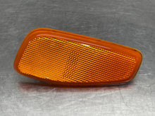 Load image into Gallery viewer, SIDE MARKER LAMP LIGHT Jeep Renegade 15 16 17 18 19 20 Right - NW622616
