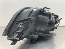 Load image into Gallery viewer, HEADLIGHT LAMP ASSEMBLY 320i 323i 323ic 323is 325ci 325i 328i 99-01 Right - NW624949
