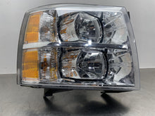 Load image into Gallery viewer, [INVENTORYCAR_YEAR_MAKE_MODEL] HEADLIGHT LAMP ASSEMBLY Right - NW623909
