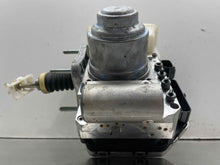 Load image into Gallery viewer, ABS Pump  GIULIA 2019 - NW624904
