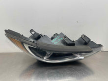Load image into Gallery viewer, HEADLIGHT LAMP ASSEMBLY - NW625494
