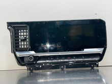 Load image into Gallery viewer, Info-Gps Screen  SILVERADO 1500 PICKUP 2022 - NW625373

