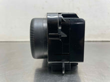 Load image into Gallery viewer, FRONT TEMPERATURE CONTROLS Gl320 Gl350 Gl450 Gl550 ML320 ML350 08-11 - NW621353
