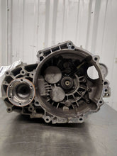 Load image into Gallery viewer, Transmission Volkswagen Golf 2015 - NW625873
