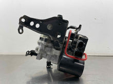 Load image into Gallery viewer, ABS Pump  HIGHLANDER 2016 - NW626374
