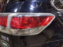 Load image into Gallery viewer, OUTER TAIL LIGHT LAMP Highlander 2014 14 2015 15 2016 16 Right - NW626575

