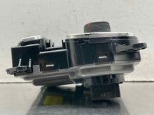 Load image into Gallery viewer, Temperature Controls Kia Sorento 2015 - NW626980

