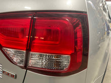 Load image into Gallery viewer, OUTER TAIL LIGHT LAMP Kia Sorento 2014 14 2015 15 Right - NW627131
