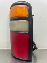 Load image into Gallery viewer, TAIL LIGHT LAMP ASSEMBLY Suburban 1500 Suburban 2500 Tahoe 04-06 Right - NW627740
