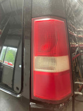 Load image into Gallery viewer, [INVENTORYCAR_YEAR_MAKE_MODEL] TAIL LIGHT LAMP ASSEMBLY Right - NW627945
