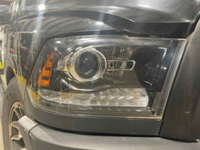 Load image into Gallery viewer, HEADLIGHT LAMP ASSEMBLY 1500 Pickup 2500 Pickup 3500 Pickup 15-20 Right - NW630468
