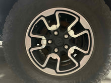 Load image into Gallery viewer, WHEEL RIM 1500 Pickup 2015-2018 17x8 ALUM 17x8, 5 lug, 5-1/2" - NW639473
