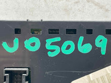 Load image into Gallery viewer, TEMPERATURE CONTROLS Ford F150 Pickup 04 05 06 07 08 - NW630736
