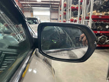 Load image into Gallery viewer, Side View Door Mirror Honda CR-V 2019 - NW632845
