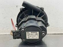 Load image into Gallery viewer, AIR INJECTION PUMP SMOG Mercedes CL500 G500 C320 ML320 98 99 00 01 02 03 04 - 06 - NW634714

