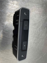Load image into Gallery viewer, Temperature Controls  AUDI Q5 2018 - NW635134
