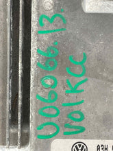 Load image into Gallery viewer, ECU ECM Computer  CC 2013 - NW634909
