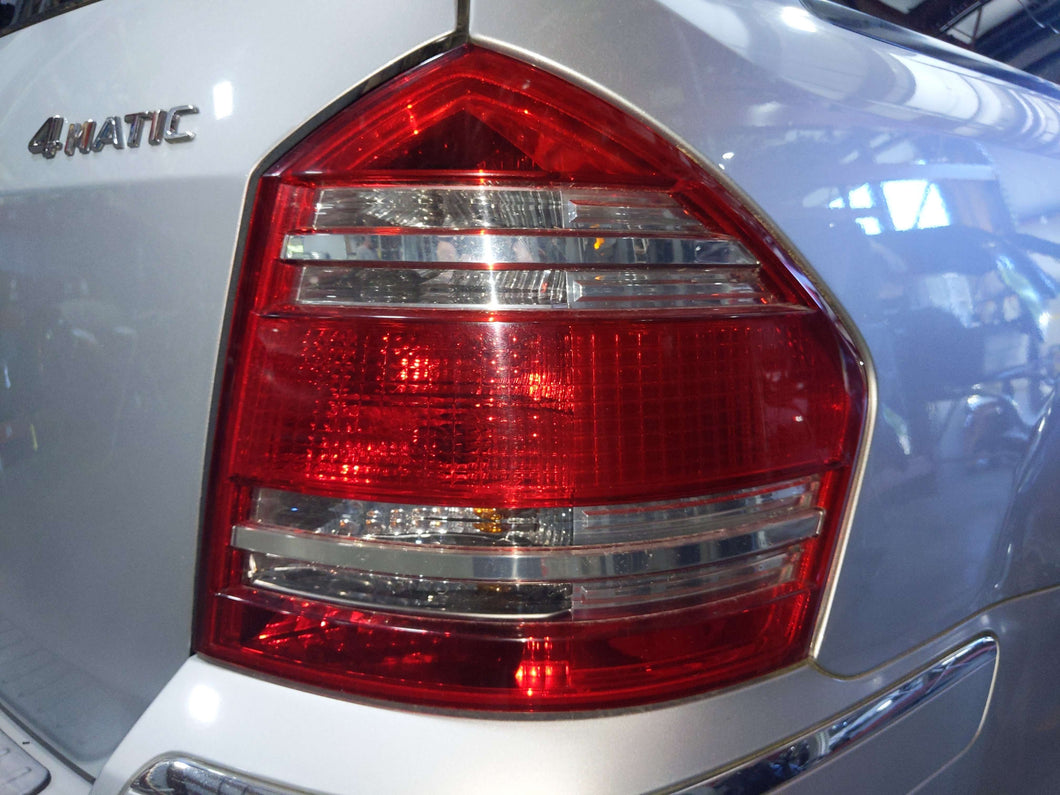 TAIL LIGHT LAMP ASSEMBLY Gl320 Gl450 Gl550 07 08 09 UPPER Right - NW635588