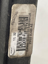Load image into Gallery viewer, Intercooler Jaguar XJ8 2004 - NW635669

