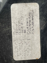 Load image into Gallery viewer, TAIL LIGHT LAMP Silverado 1500 Pickup Silverado 2500 07-14 Right - NW635967
