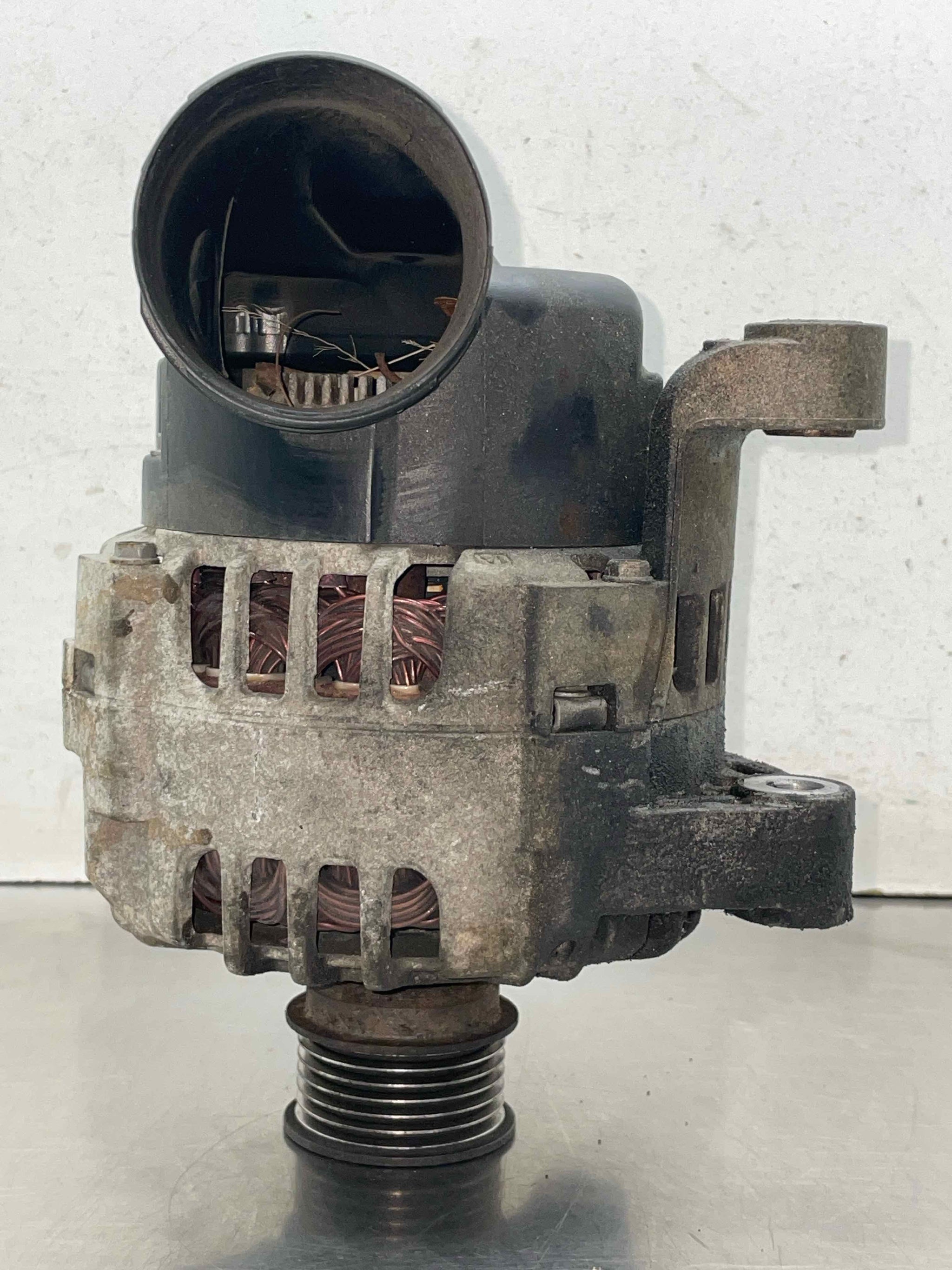 ALTERNATOR BMW 320i 530i X5 Z3 2001 01 02 03 04 05 06