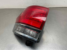 Load image into Gallery viewer, OUTER TAIL LIGHT LAMP Jeep Grand Cherokee 15 16 17 18 19 20 Right - NW636568
