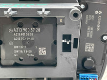 Load image into Gallery viewer, Radio  MERCEDES E-CLASS 2020 - NW637415
