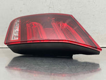 Load image into Gallery viewer, [INVENTORYCAR_YEAR_MAKE_MODEL] TRUNK LID MOUNTED TAIL LIGHT LAMP Right - NW637547
