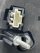 Load image into Gallery viewer, [INVENTORYCAR_YEAR_MAKE_MODEL] TRUNK LID MOUNTED TAIL LIGHT LAMP Left - NW644389
