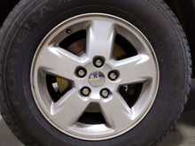 Load image into Gallery viewer, WHEEL RIM Jeep Grand Cherokee 11 12 13 17x8 17x8, 5 lug, 5" - NW638408
