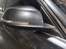 Load image into Gallery viewer, SIDE VIEW DOOR MIRROR 320i 328D 328i 330i 335i Active 3 13-18 Right - NW638529
