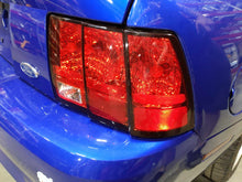Load image into Gallery viewer, TAIL LIGHT LAMP ASSEMBLY Ford Mustang 99 00 01 02 03 04 Right - NW639121
