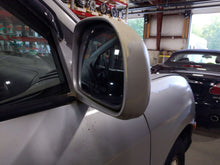 Load image into Gallery viewer, SIDE VIEW MIRROR Santa Fe 2001 01 02 03 04 05 06 Right - NW640515
