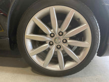 Load image into Gallery viewer, Wheel Rim Jaguar XK8 2006 - NW640883
