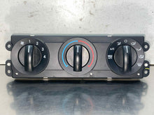 Load image into Gallery viewer, Temperature Controls  FORD F250SD PICKUP 2006 - NW641106

